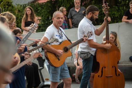 OBČINSKO PRIZNANJE ZA DVA DIRIGENTA, HIŠNIKA, MEDICINSKO SESTRO, ZGODOVINARJA IN PEVSKI ZBOR 35